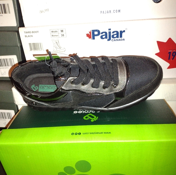 Ladies sneakers super comfortable lightweight with memory foam Special Price $30 - Picture 2 of 2